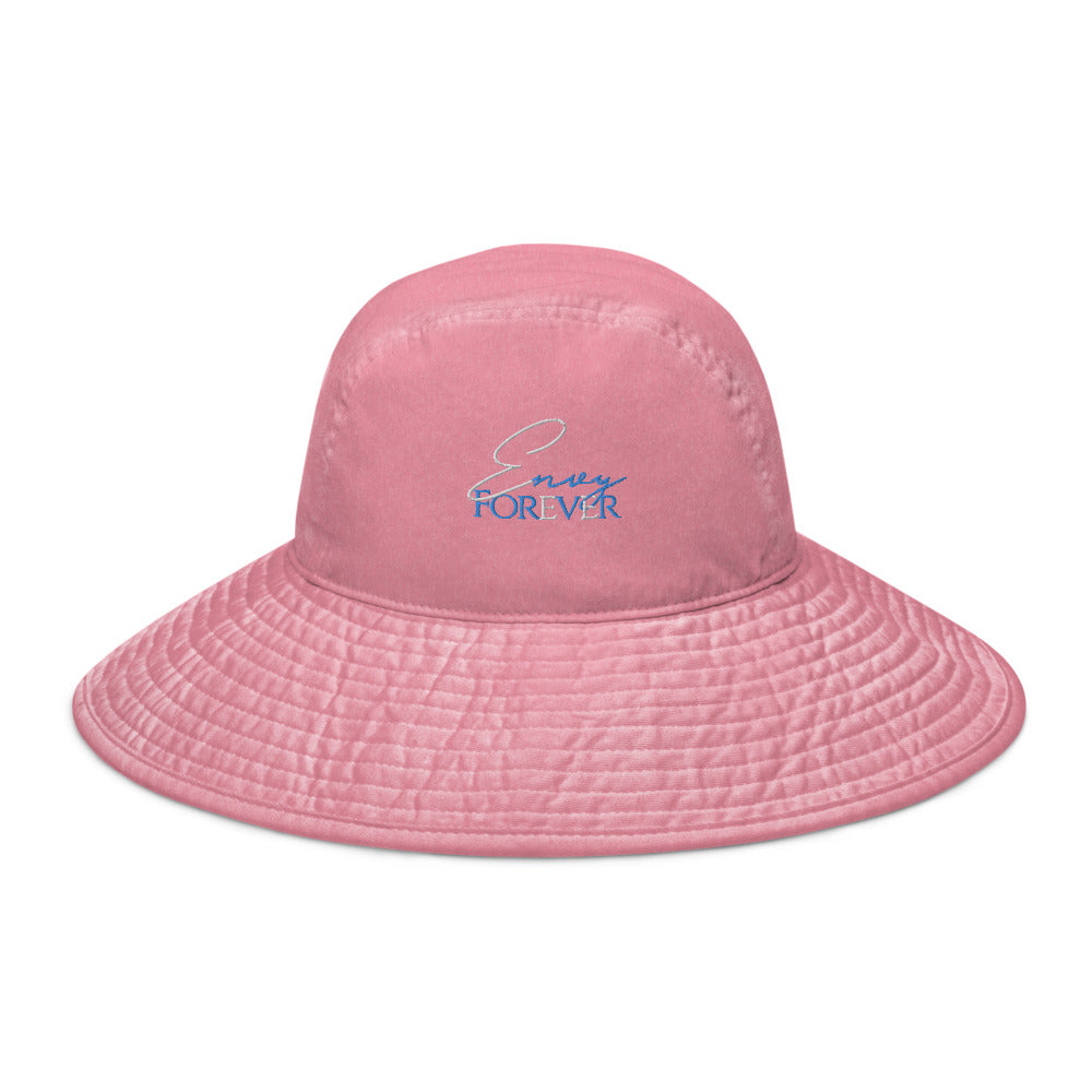 Wide brim bucket hat