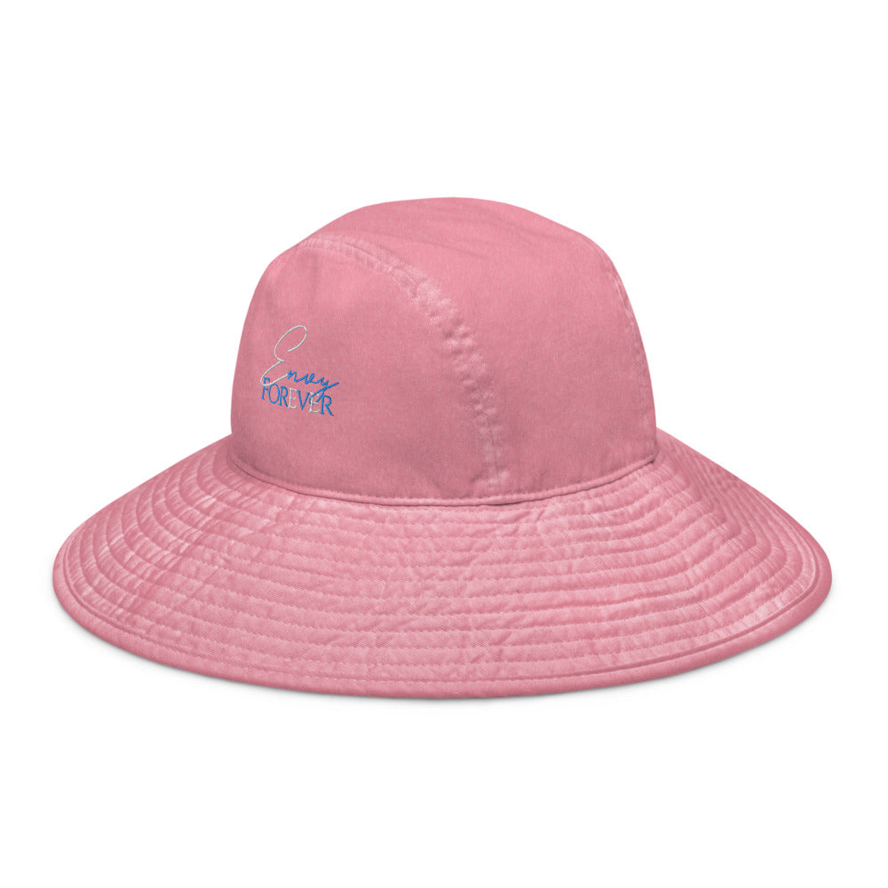 Wide brim bucket hat